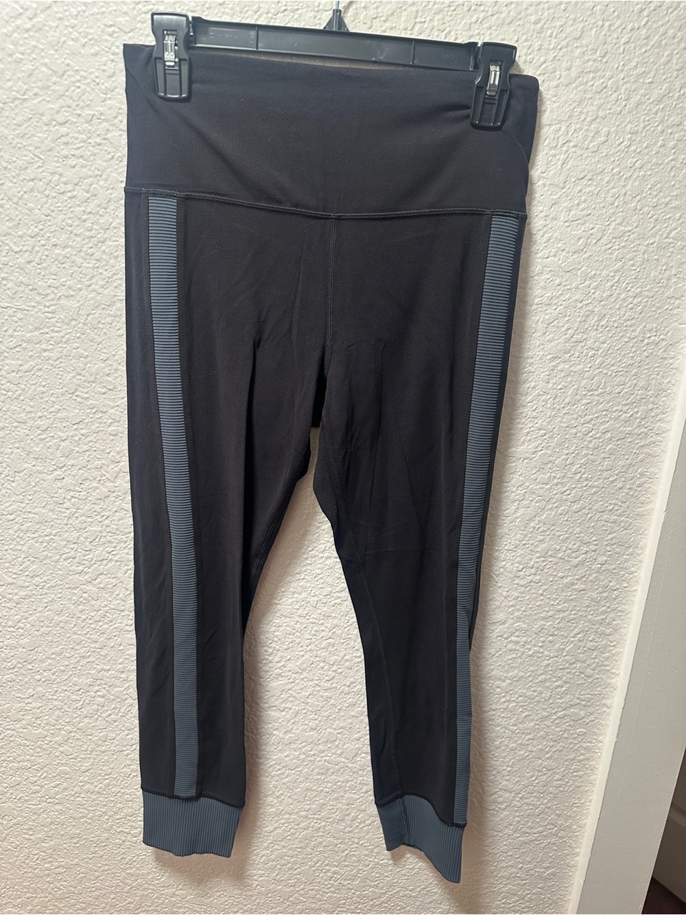 Athleta leggings size medium